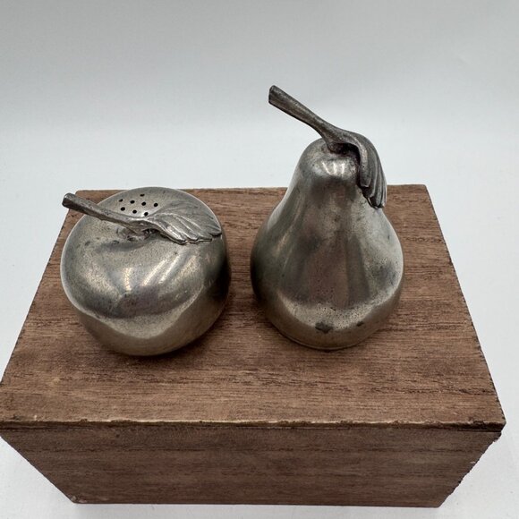 Web Pewter Vintage Apple Pear Fruit Salt & Pepper Shaker Set - Picture 2 of 7